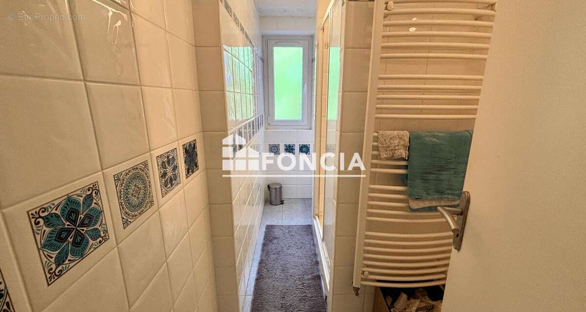 GIBAUDERIE Investissement locatif, maison de 6 chambres louées 450 euros chaque, rapport possible de 32400e annuel - photo 9