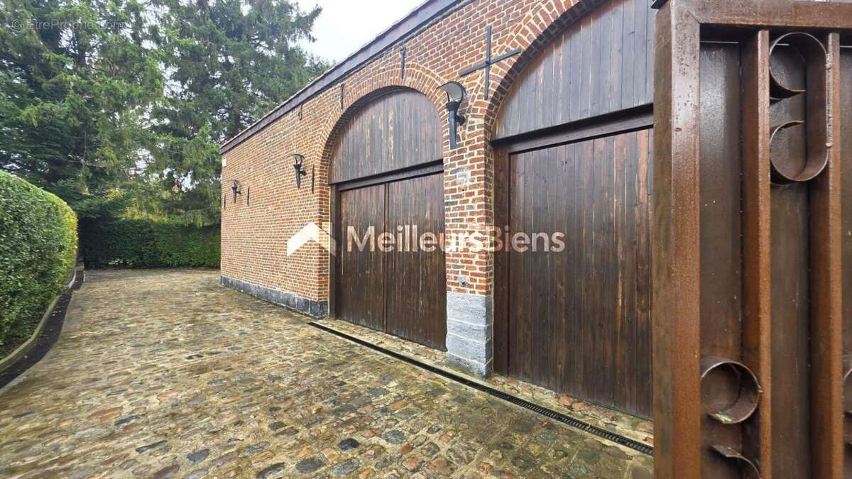 Maison à JENLAIN