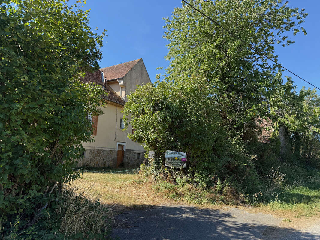 Auv 1226 : Maison typique, grange, puits, calme, vue, 3 849m2 - photo 28