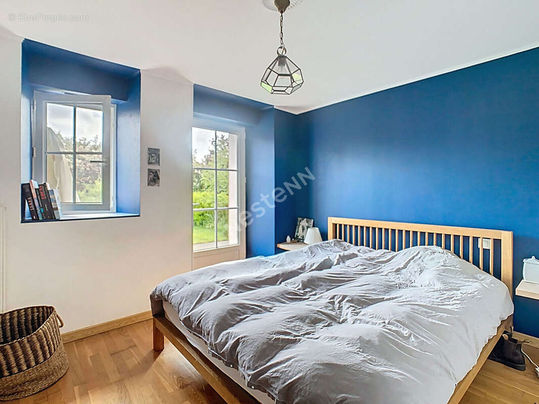 Venez découvrir cette magnifique maison en pierres apparentes, nichée dans un écrin de verdure, à seulement 5 km de l'axe Nantes - photo 8
