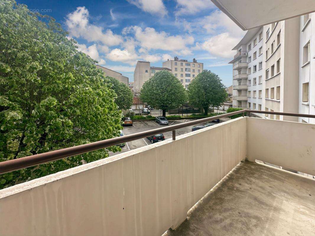 Valence - T5 de 68 m² - parking collectif et garage individuel - photo 3