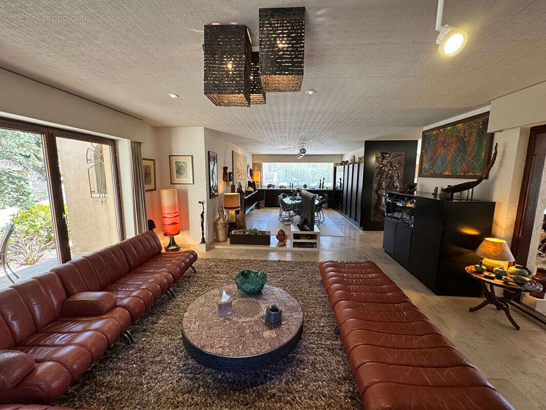 Villa de standing sur un parc paysager de 4 800 m² avec piscine et vue dominante, DIEULEFIT - photo 4