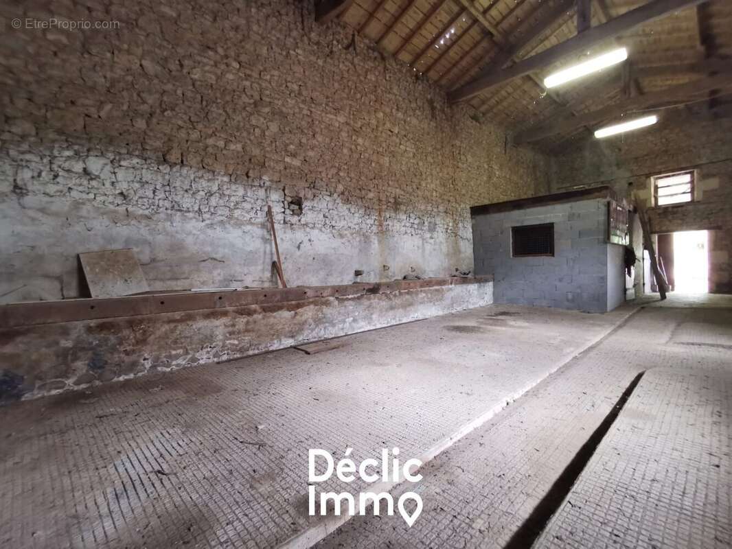 Grange en pierres et terrain - photo 4