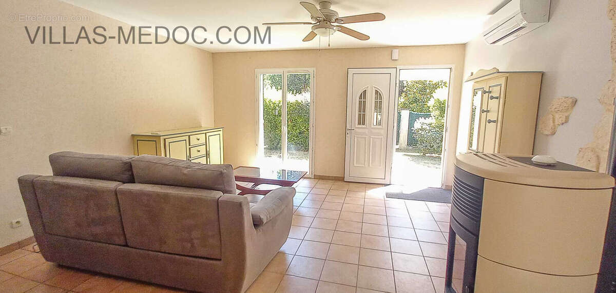 Maison à VENDAYS-MONTALIVET