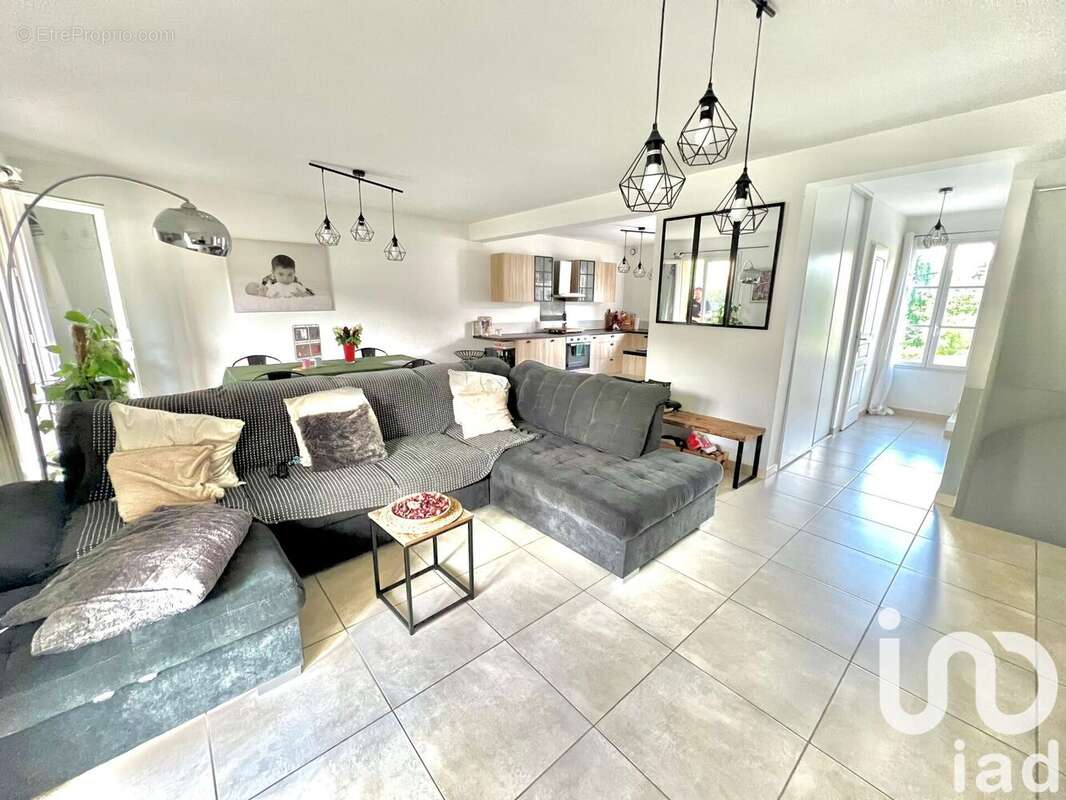 Photo 3 - Maison à POURCIEUX