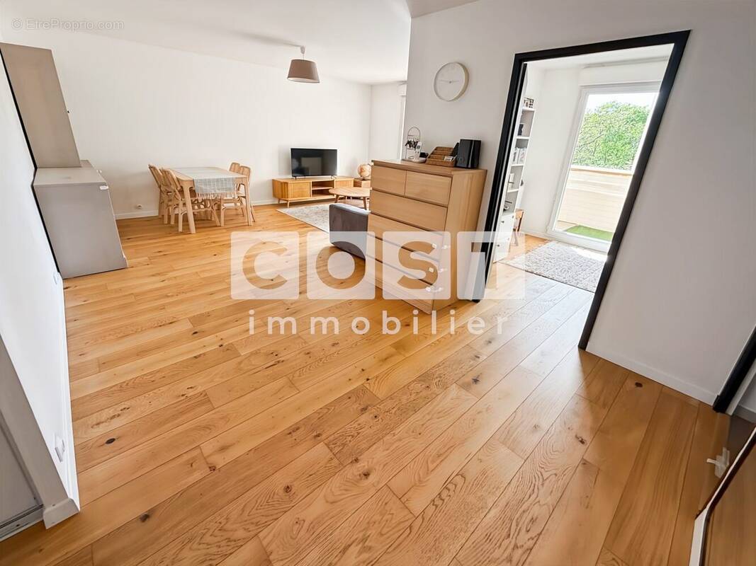 Appartement à COLOMBES