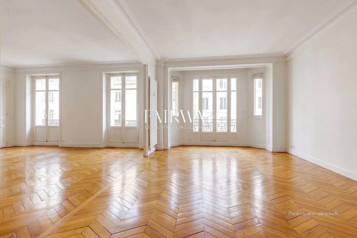 Appartement à PARIS-17E