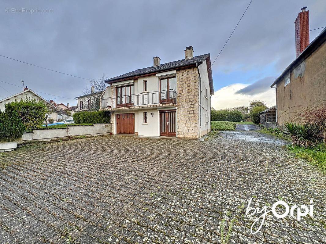 Maison à SAINT-ELOY-LES-MINES