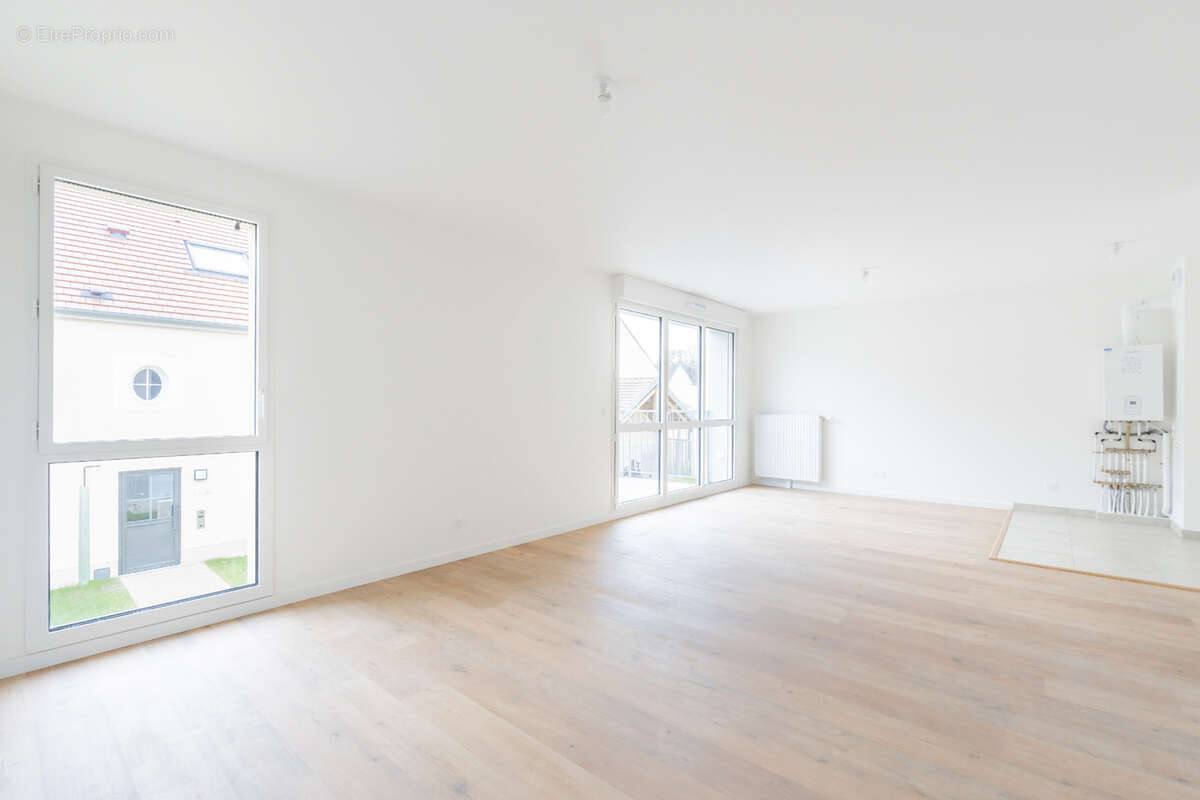 Appartement à MORAINVILLIERS