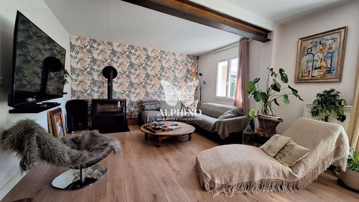 Maison à BUSSEROLLES