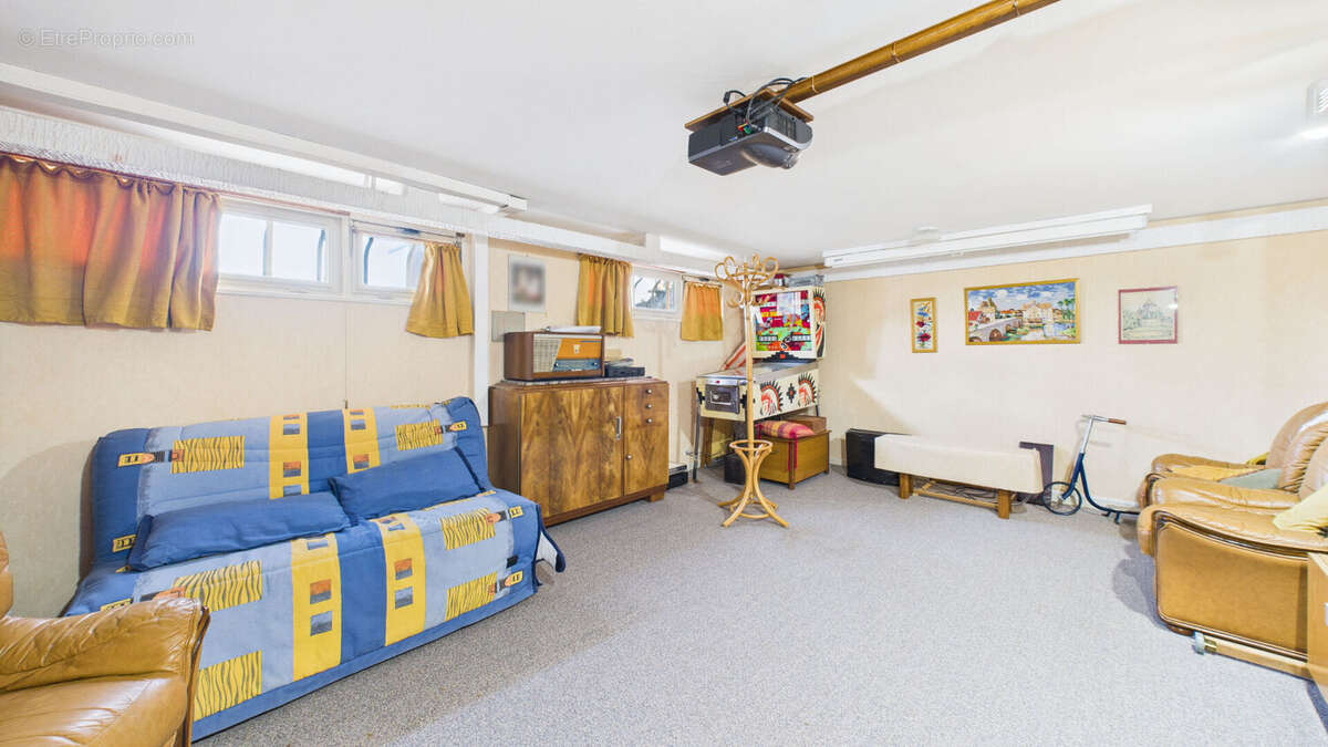 Pavillon 8 pièces - Courcelles Chaussy - 160 m2 - 5 chambres - véranda - photo 14