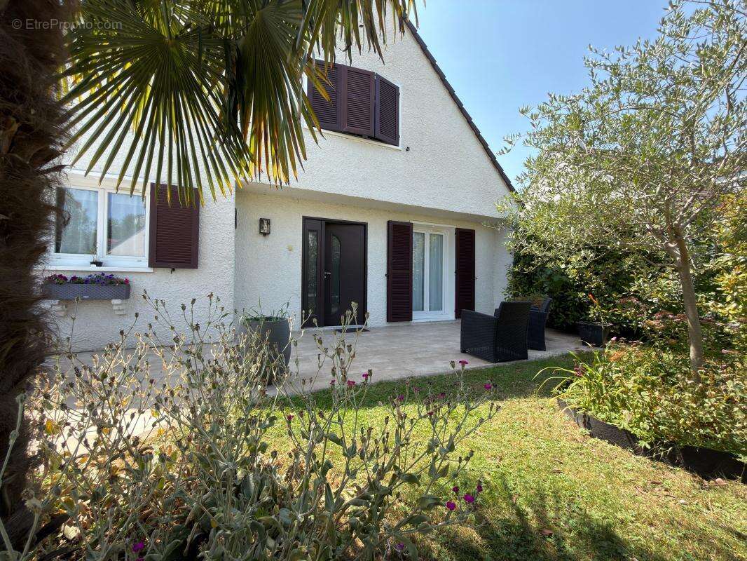 Maison à CLAYE-SOUILLY