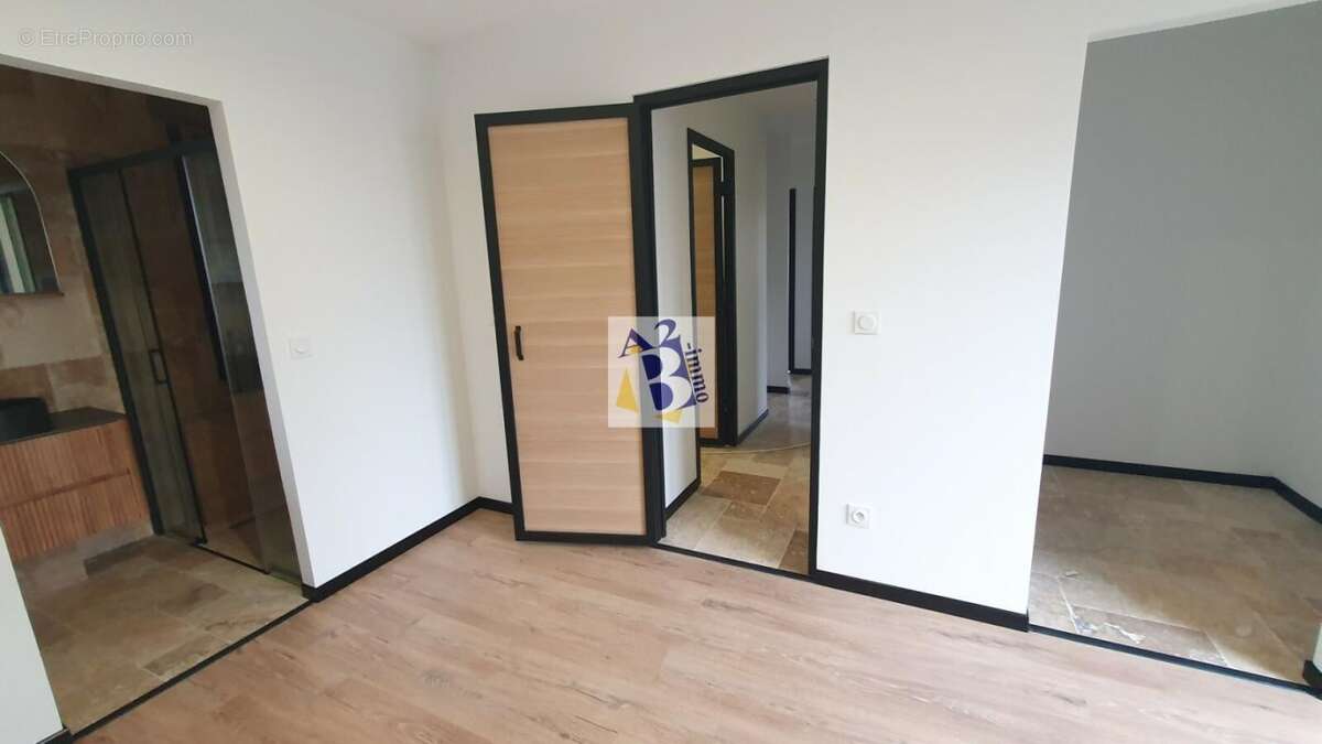 Maison à RUELLE-SUR-TOUVRE