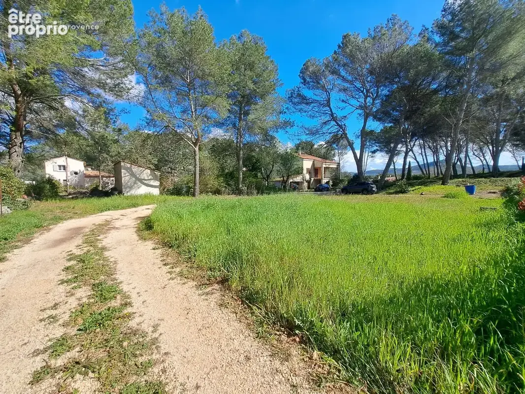 Terrain à bâtir de 1100 m² à VENTABREN (13) - photo 2