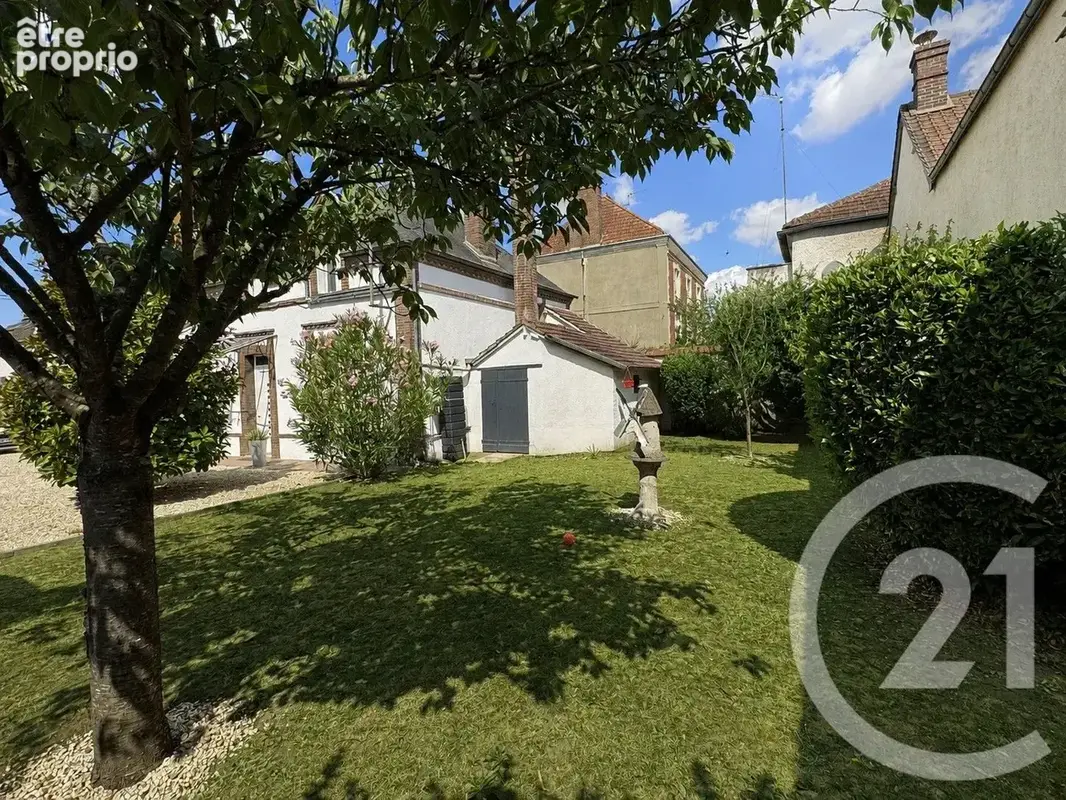 Maison 6 pièces 131 m² à vendre à Ezy-Sur-Eure (27530) - photo 2