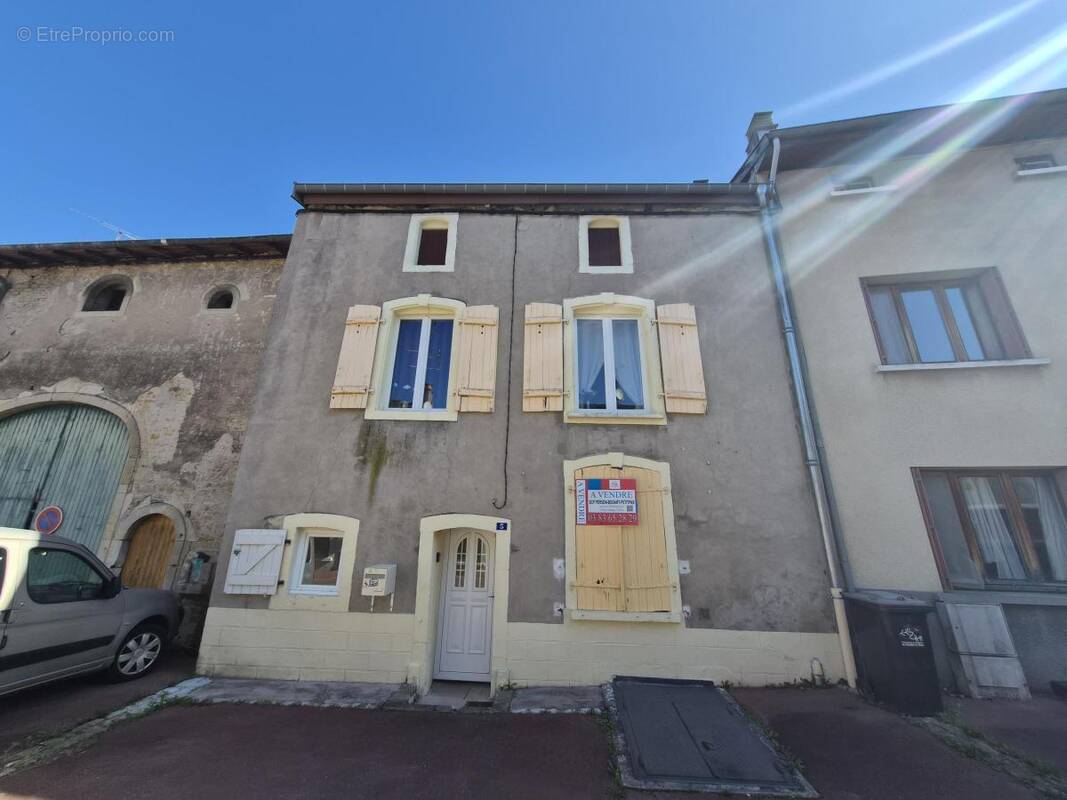 Maison à GONDREVILLE