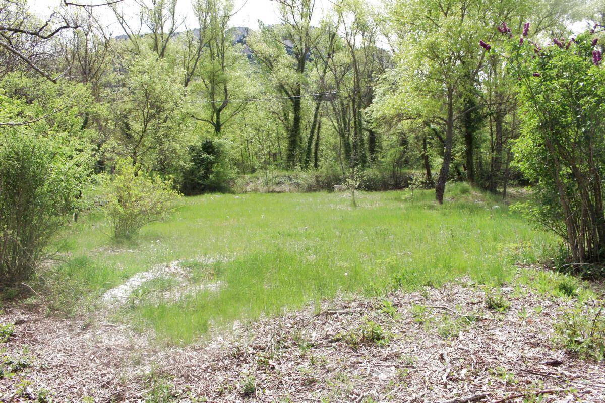 Terrain à BUIS-LES-BARONNIES