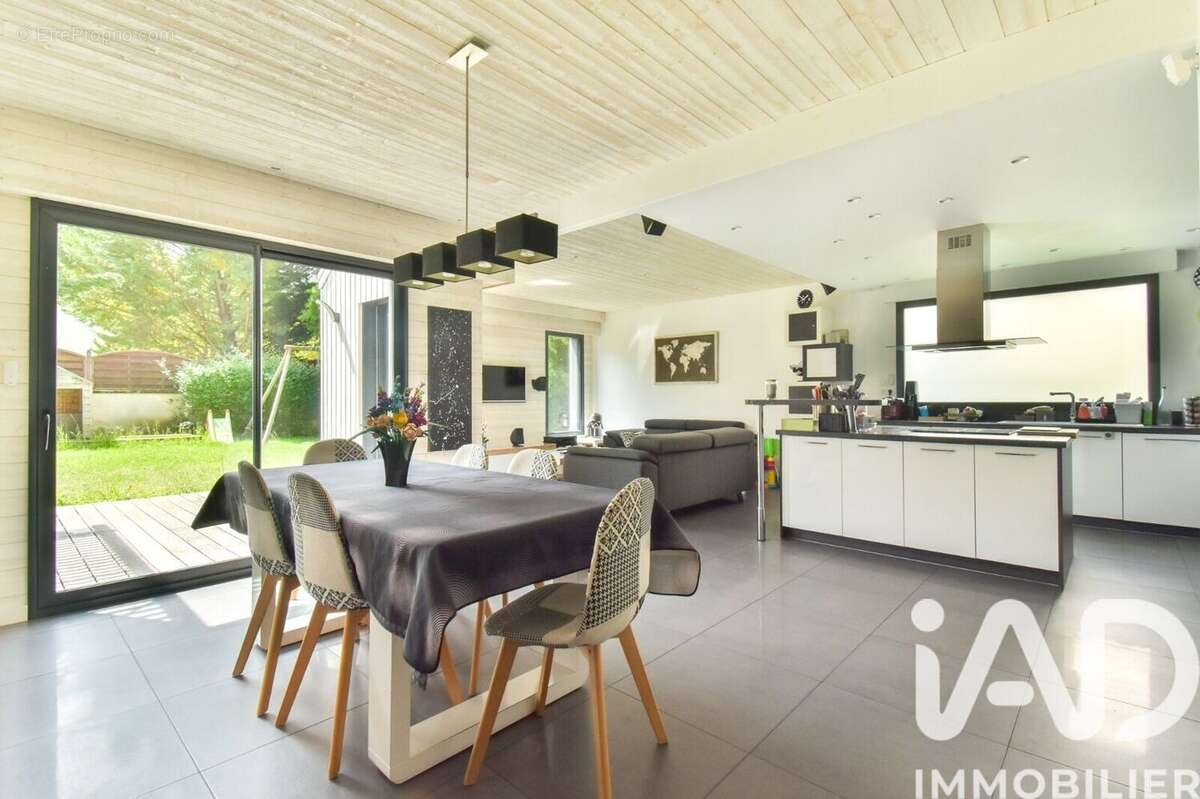 Photo 5 - Maison à MONTLIGNON