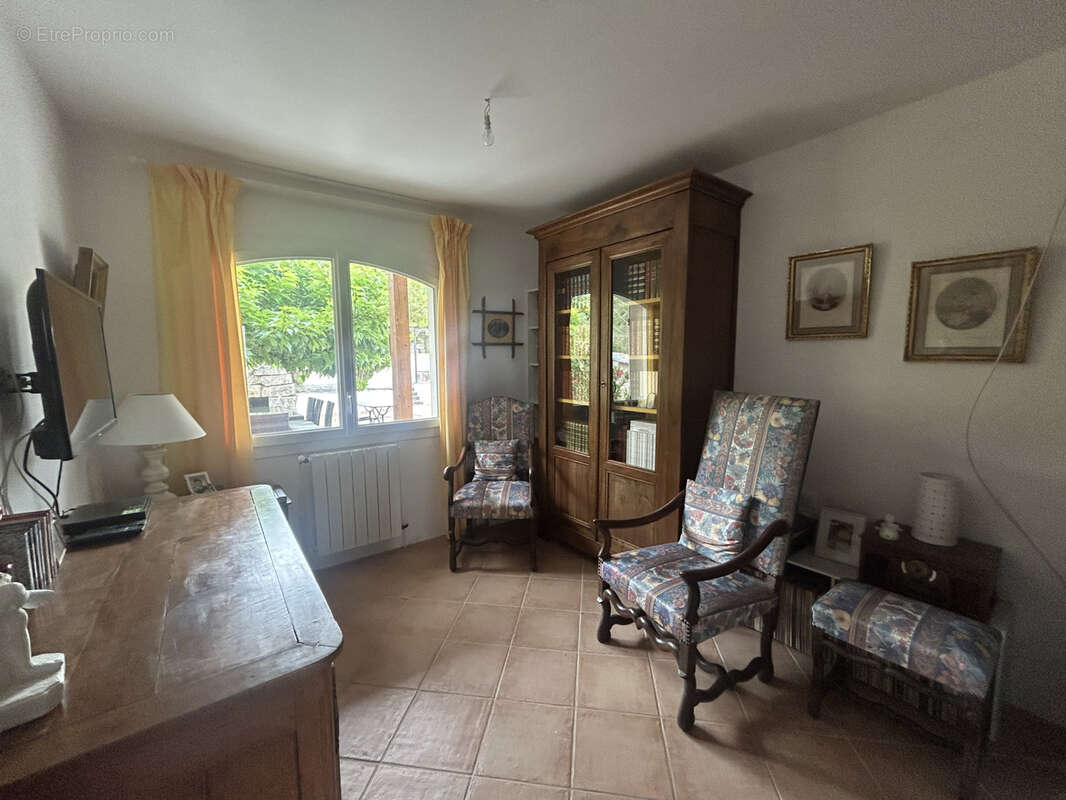 Magrie - Villa de plain-pied sur terrain arboré de 4709m2- Piscine et dépendances - photo 12