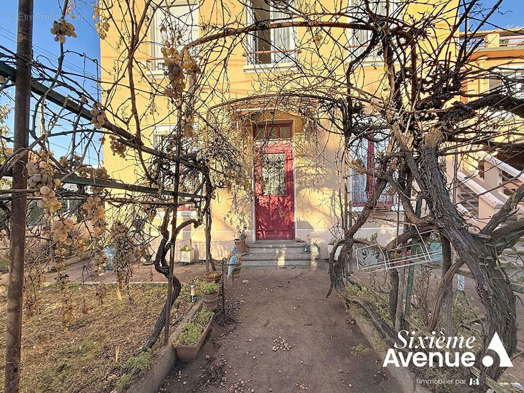 Appartement à LYON-8E