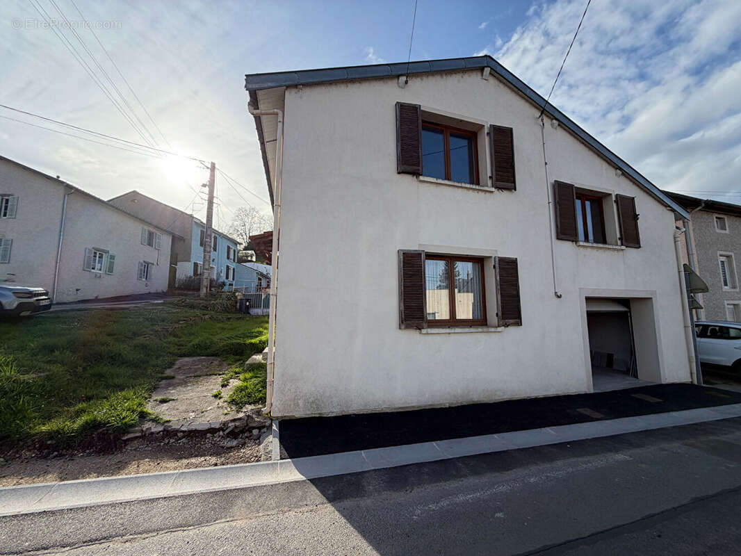 Maison à CREVECHAMPS