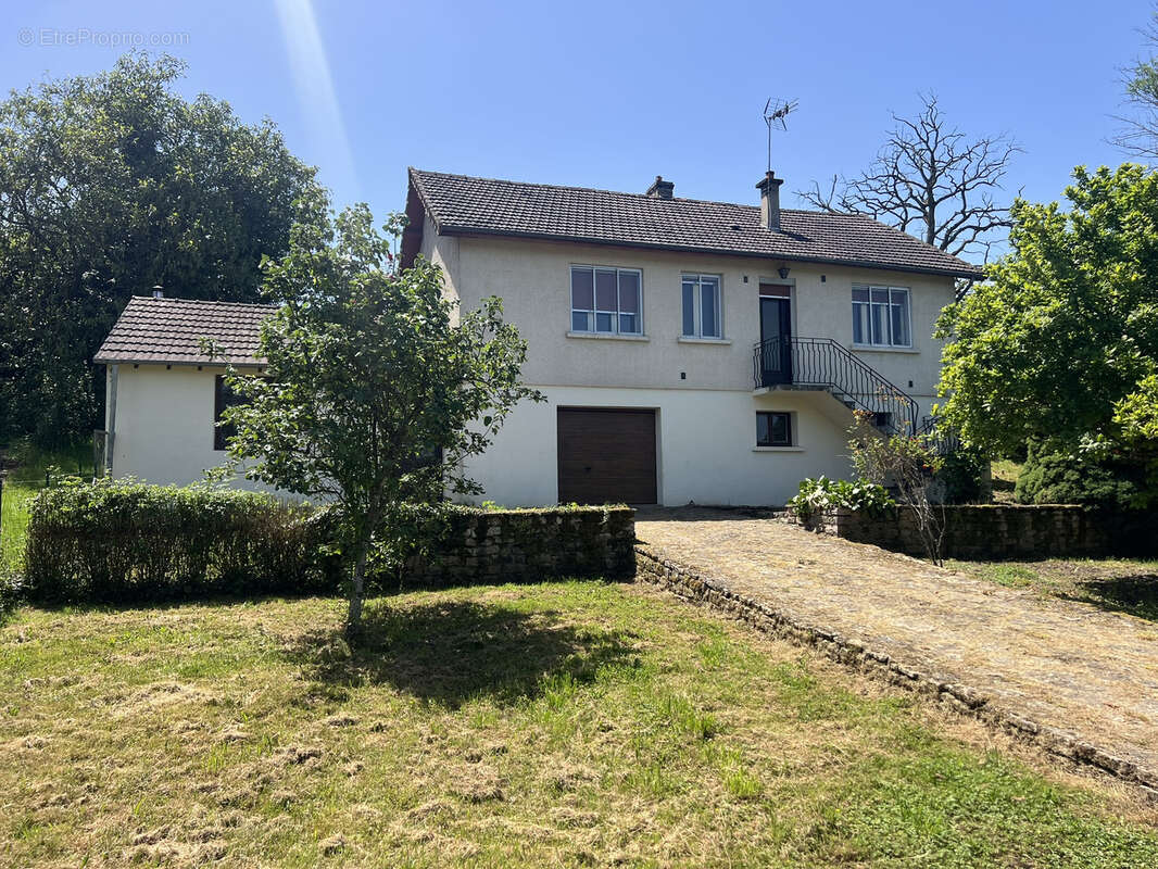 Maison à CHAROLLES