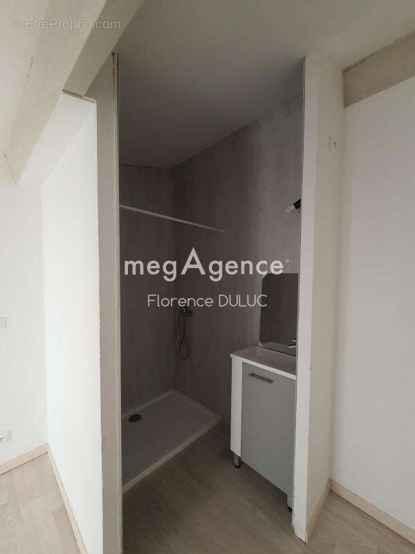 Maison à SAINT-JEAN-D'ANGELY