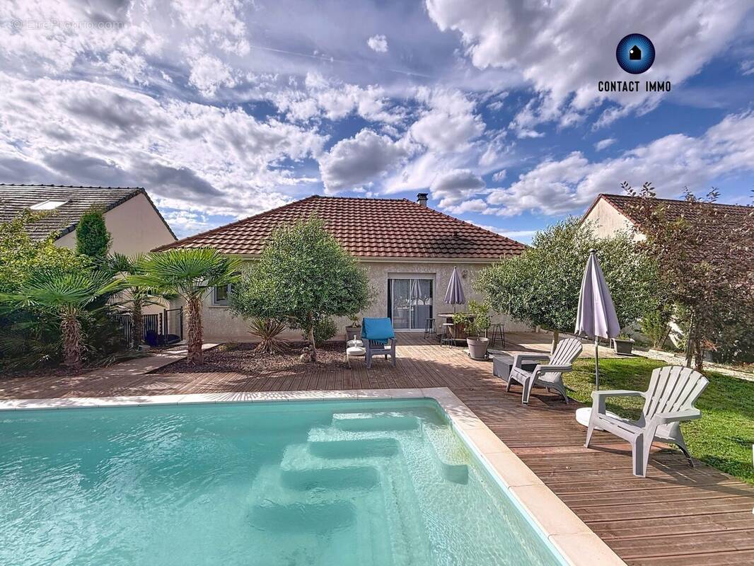 Maison à SAINT-PANTALEON-DE-LARCHE