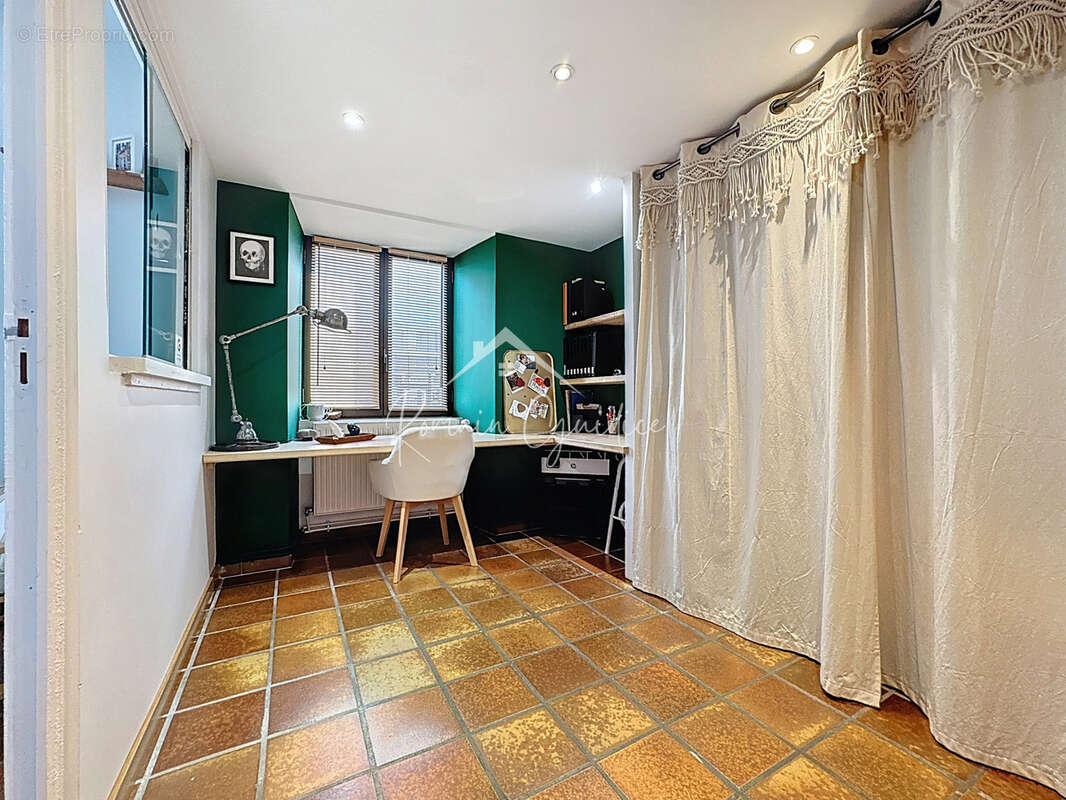 Appartement f3 67 m2 atypique pour 90 m2 au sol - photo 11