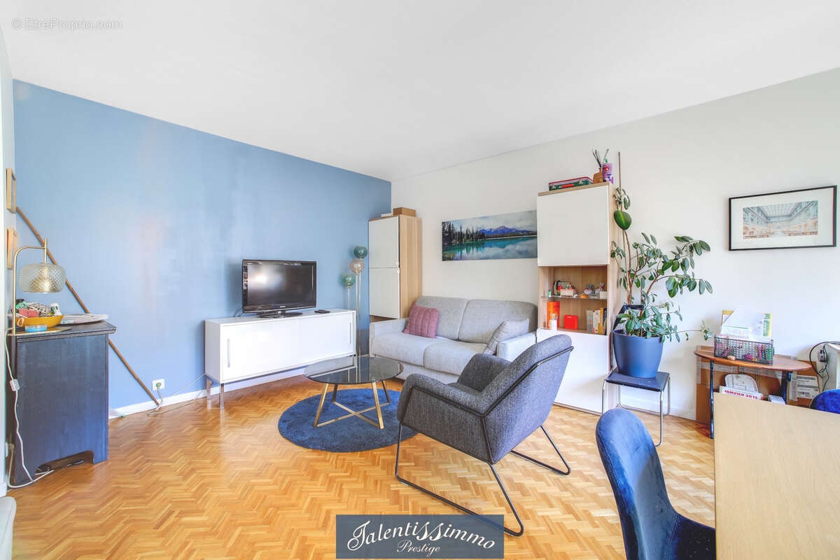 Appartement à PARIS-20E