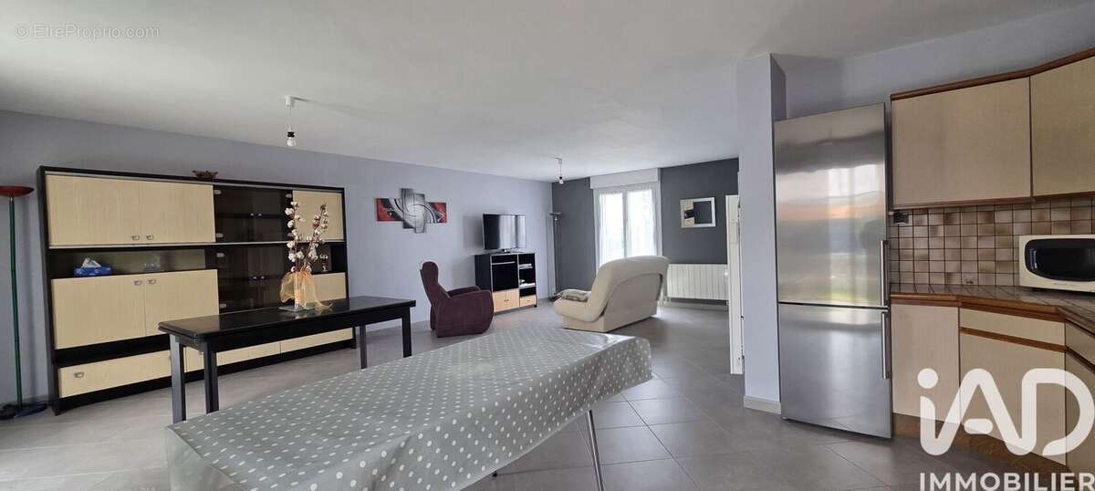 Maison 96 m² à Vezins  - photo 2