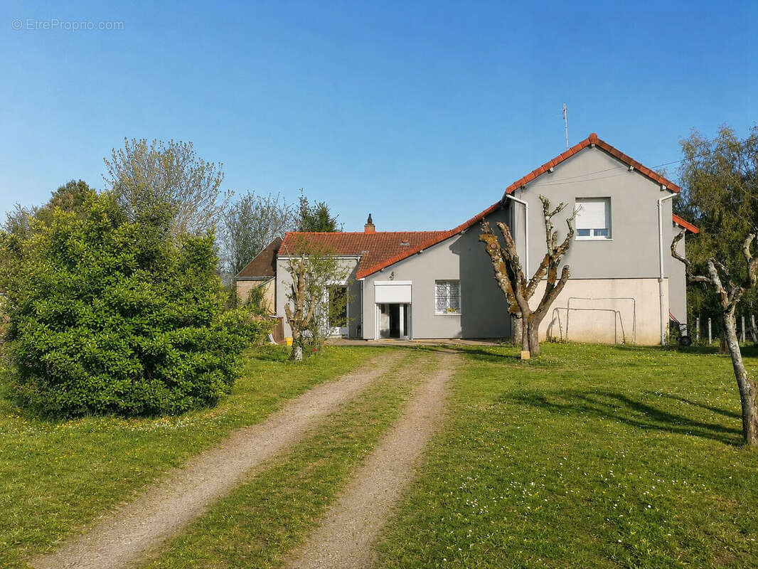 Maison 91 m² à La Souterraine  - photo 2