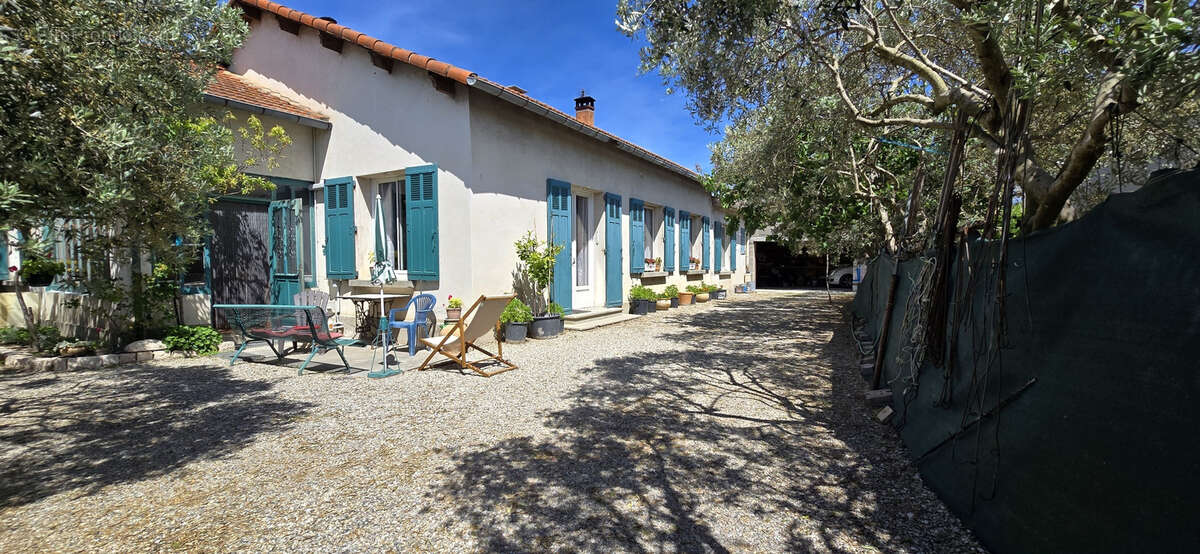 Maison à MORIERES-LES-AVIGNON