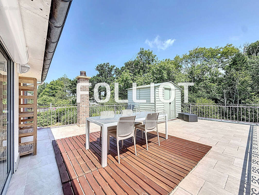 Maison à JULLOUVILLE