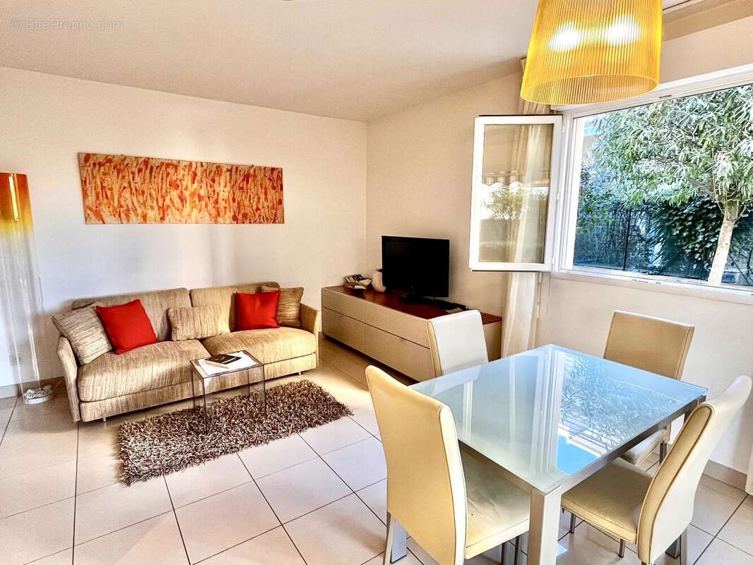 Appartement à ROQUEBRUNE-CAP-MARTIN