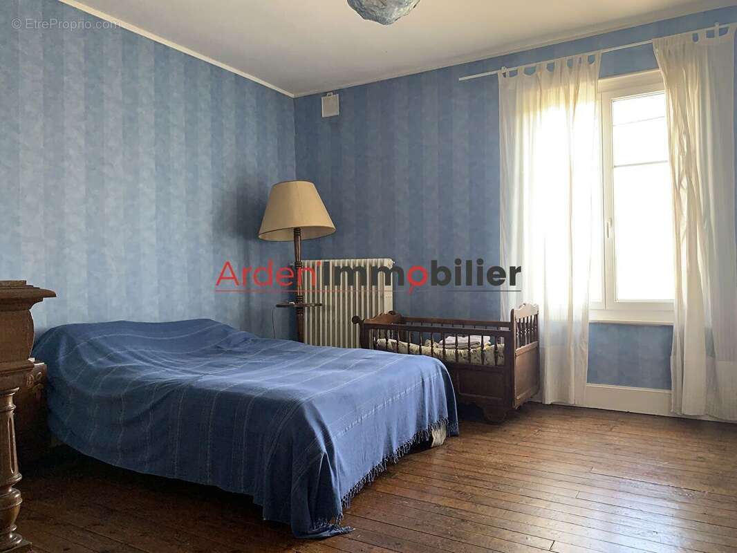 Maison à AMBLY-FLEURY