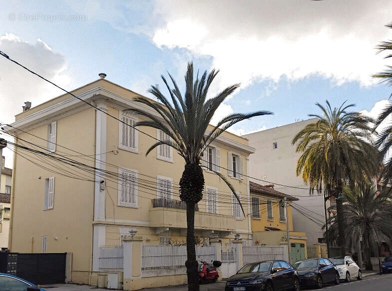 Appartement à HYERES