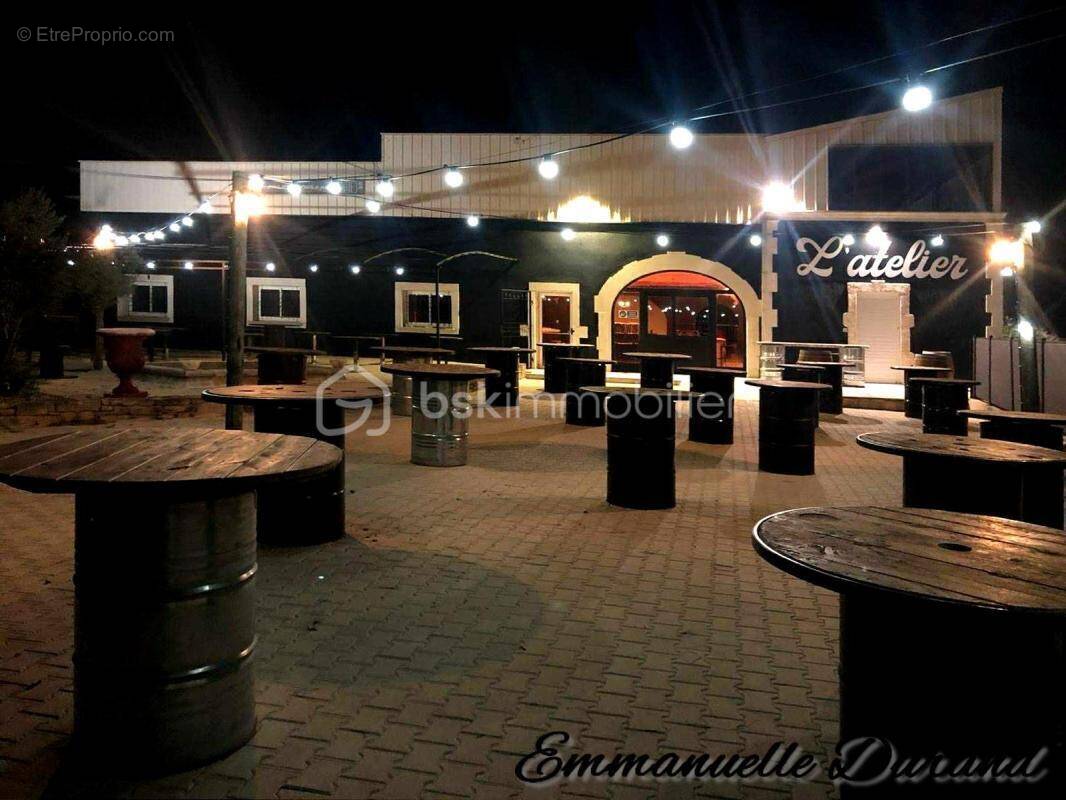 Commerce à SAINT-RESTITUT