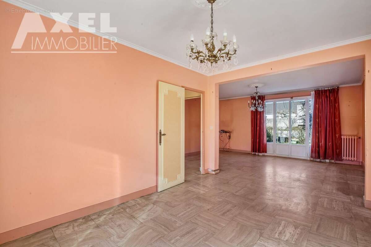 Maison à BOIS-D'ARCY