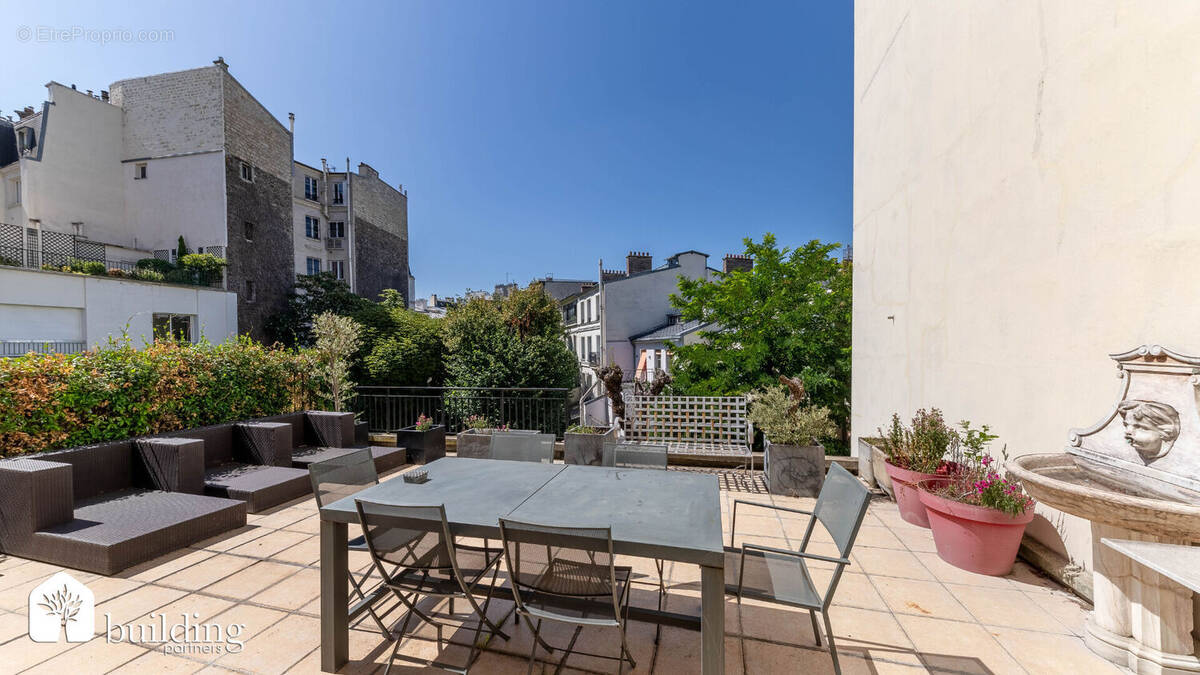 Appartement à PARIS-17E