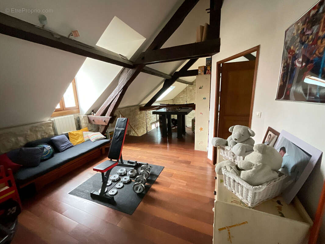 Maison à MAURECOURT