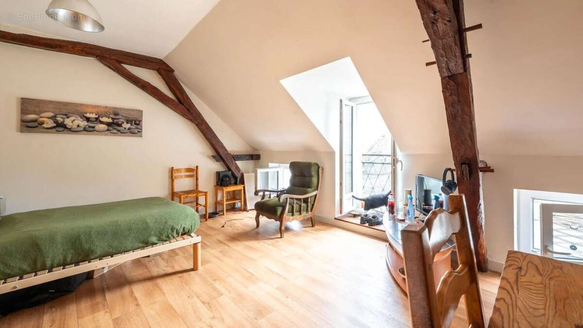 Souillac, Hyper centre, immeuble de 3 appartements. - photo 7