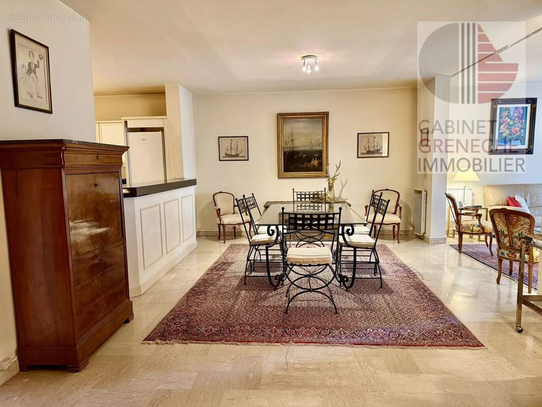 Appartement à EVIAN-LES-BAINS