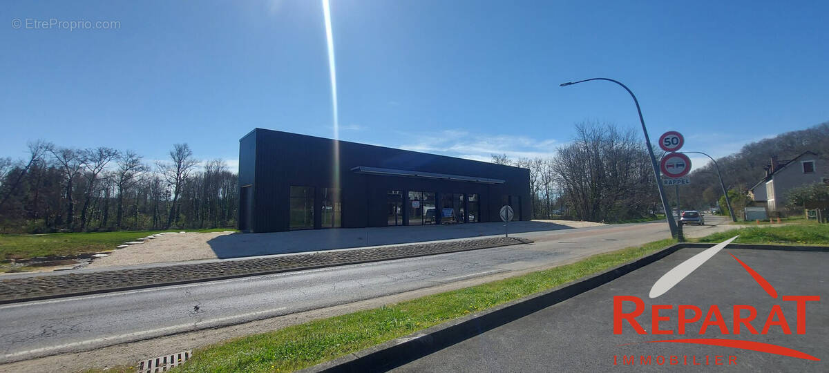 Commerce à DAMPNIAT