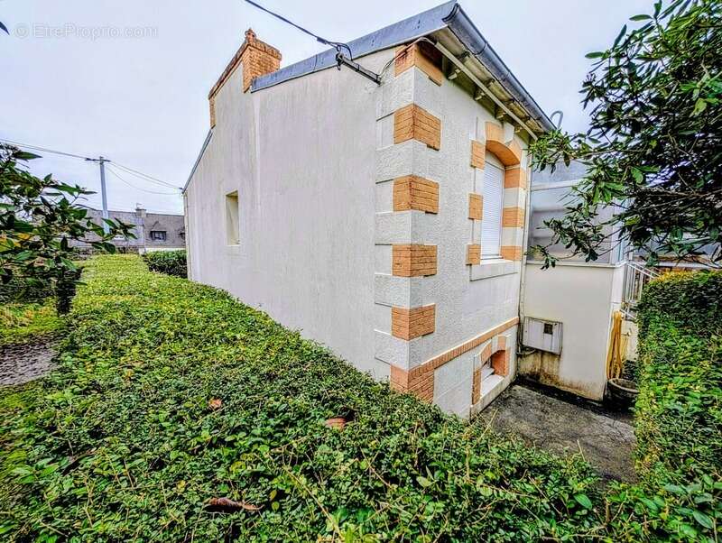 Maison à LE RELECQ-KERHUON