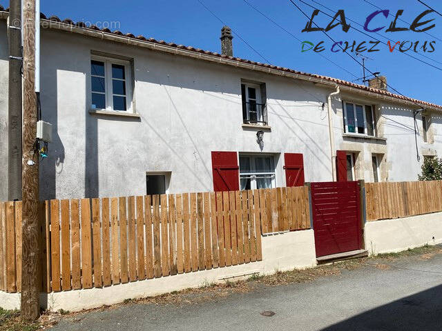 Maison à DAMVIX