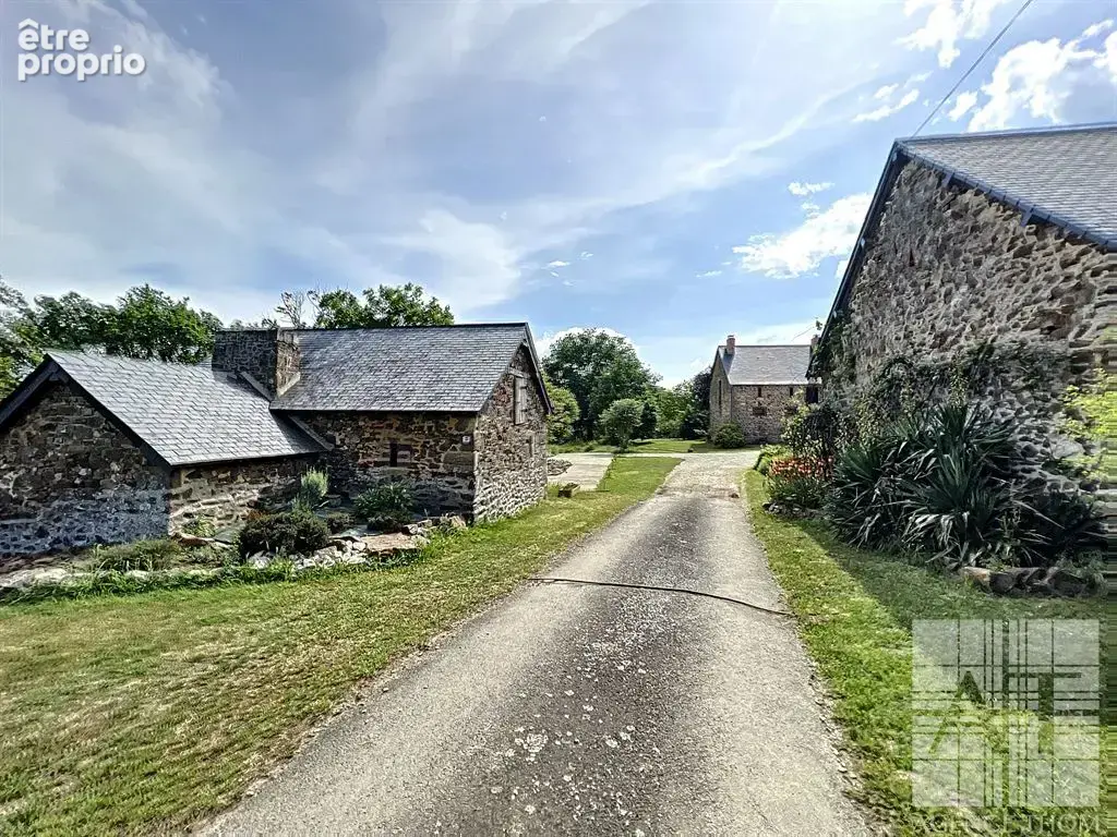 Belle demeure en campagne avec dépendances, plus de 4,5 hectares et sans voisins proches - photo 15
