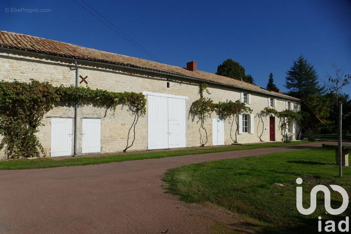 Photo 1 - Maison à MONTALEMBERT