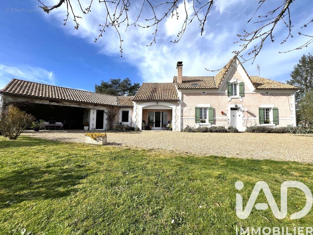 Photo 1 - Maison à MONTPON-MENESTEROL