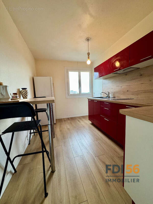 À vendre -appartement 2 pièces de 47 m² -balcon - vue dégagée -ascenseur cave parking - photo 2